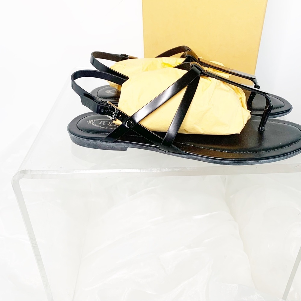 Tod’s Women’s Italian Black Patent Leather Silver Bar Accent Buckle Sandals! - Picture 6 of 11